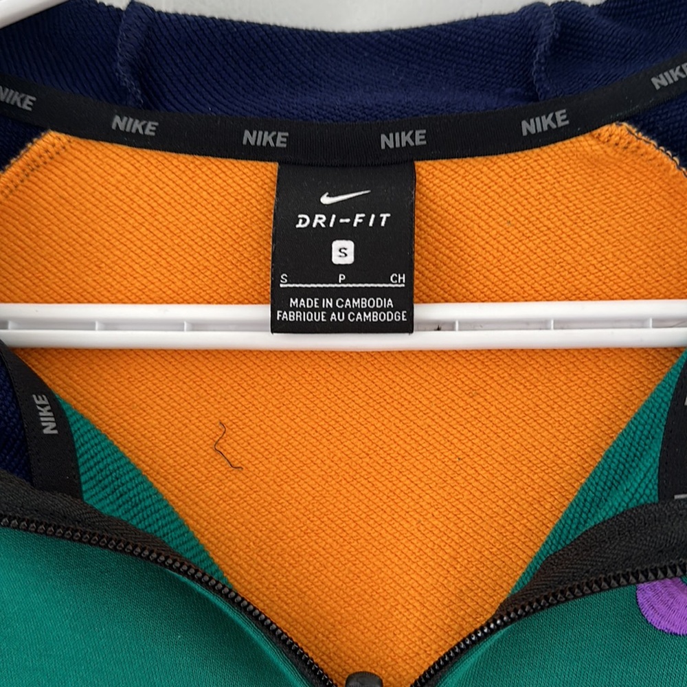 Nike Jacket - Picture 3 of 4